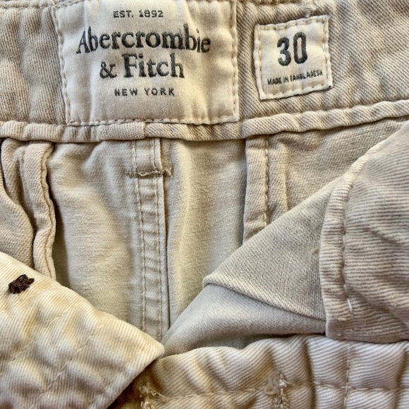 ABERCROMBIE & FITCH Button-Front Chino Shorts - Picture 4 of 4